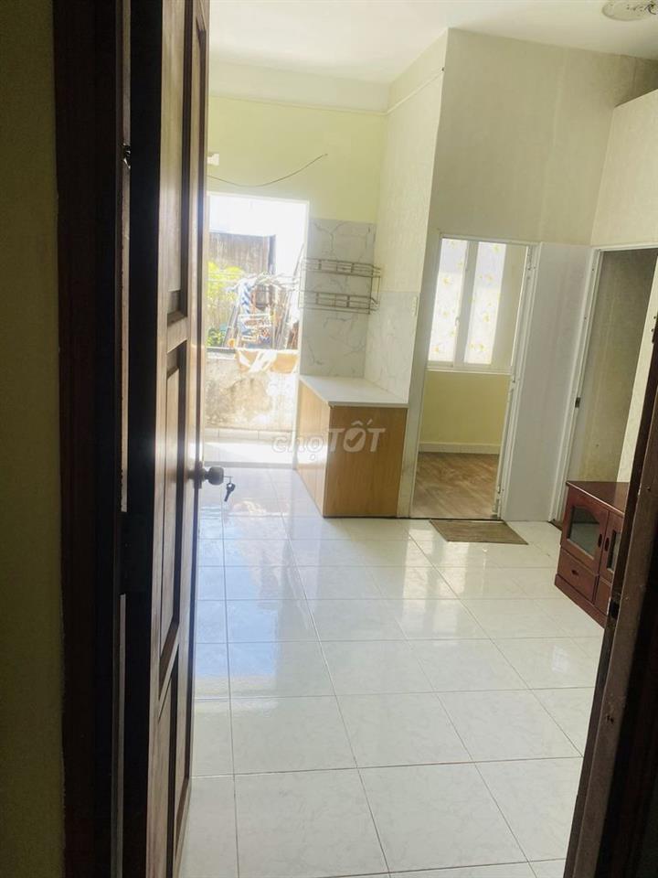 CĂN 2 PHÒNG NGỦ BAN CÔNG THOÁNG CÓ NƯỚC MÁY NÓNG LẠNH DƯƠNG QUẢNG HÀM