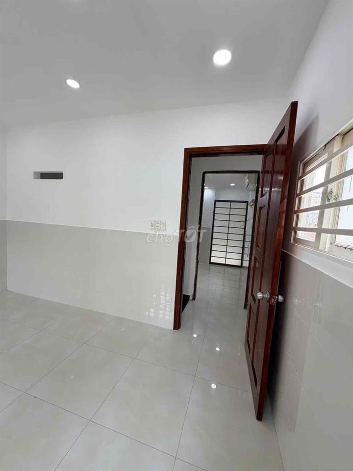 Cho thuê nguyên căn góc 3 mặt tiền, Đường Số 2, P.11, Gò Vấp