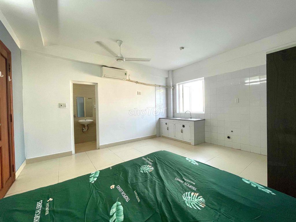 Phòng Nguyễn văn quá nội thất đây đủ,  Gần CVPM,Giáp Tân bình