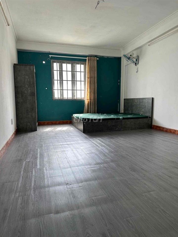 Phòng SV Gần ĐH Nguyễn Tất Thành,  Máy lạnh,