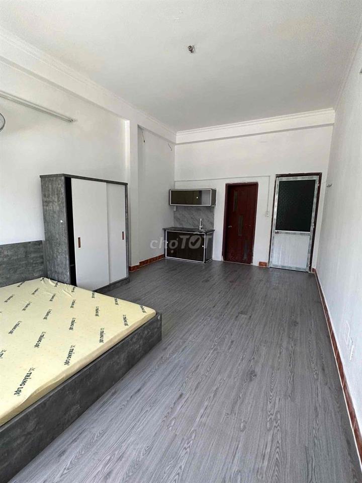 Phòng SV Gần ĐH Nguyễn Tất Thành,  Máy lạnh,
