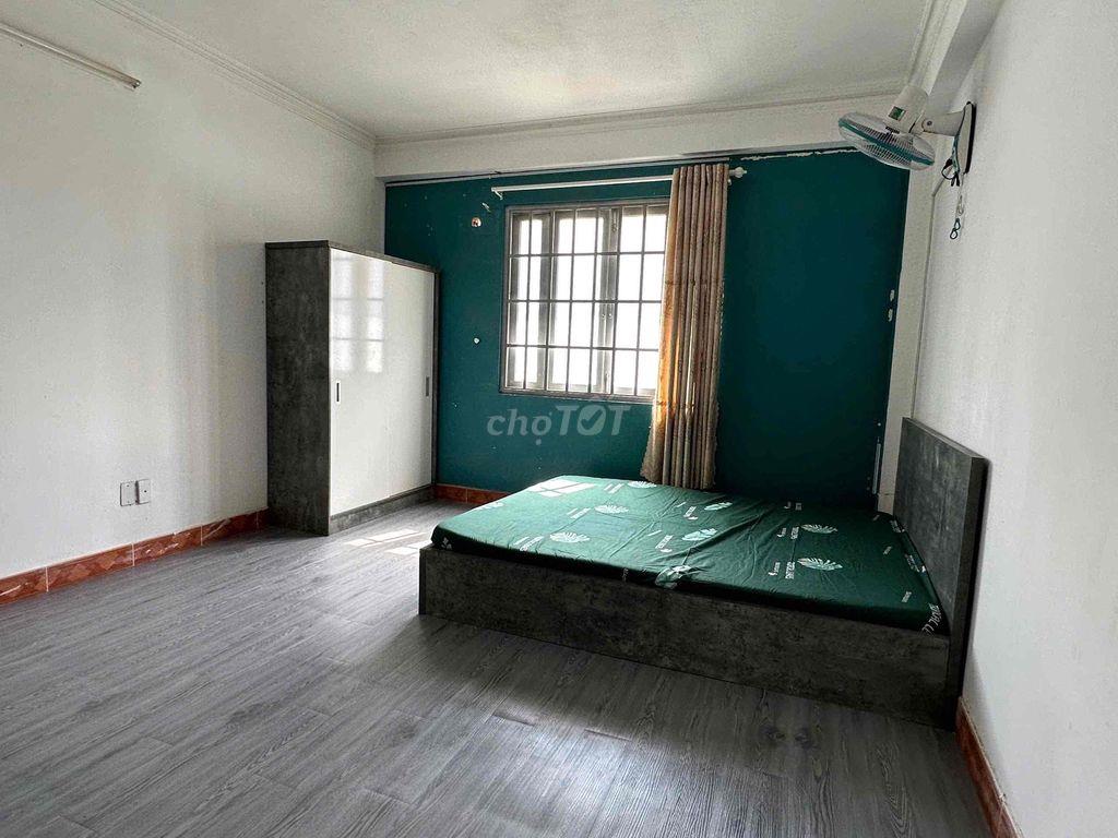 Phòng SV Gần ĐH Nguyễn Tất Thành,  Máy lạnh,