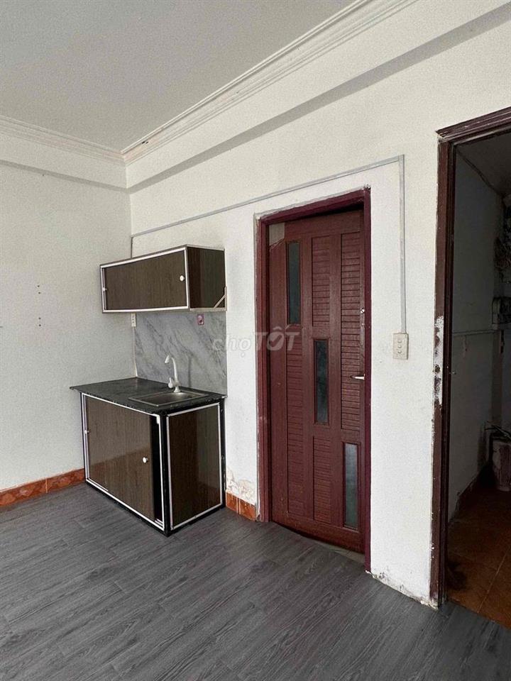 Phòng SV Gần ĐH Nguyễn Tất Thành,  Máy lạnh,