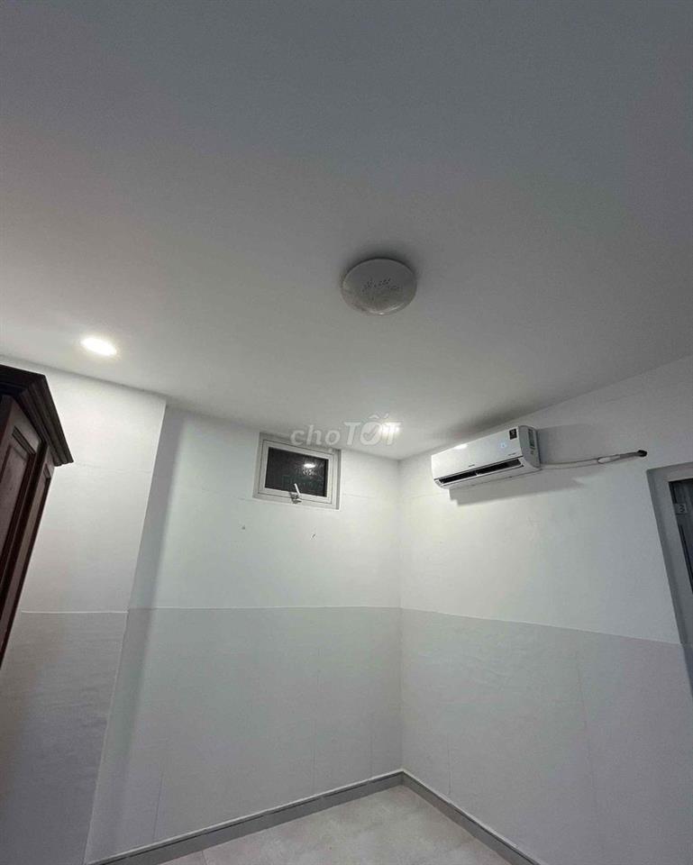 Phòng trọ 999 Quang Trung gần siêu thị Emart Phan Huy Ích