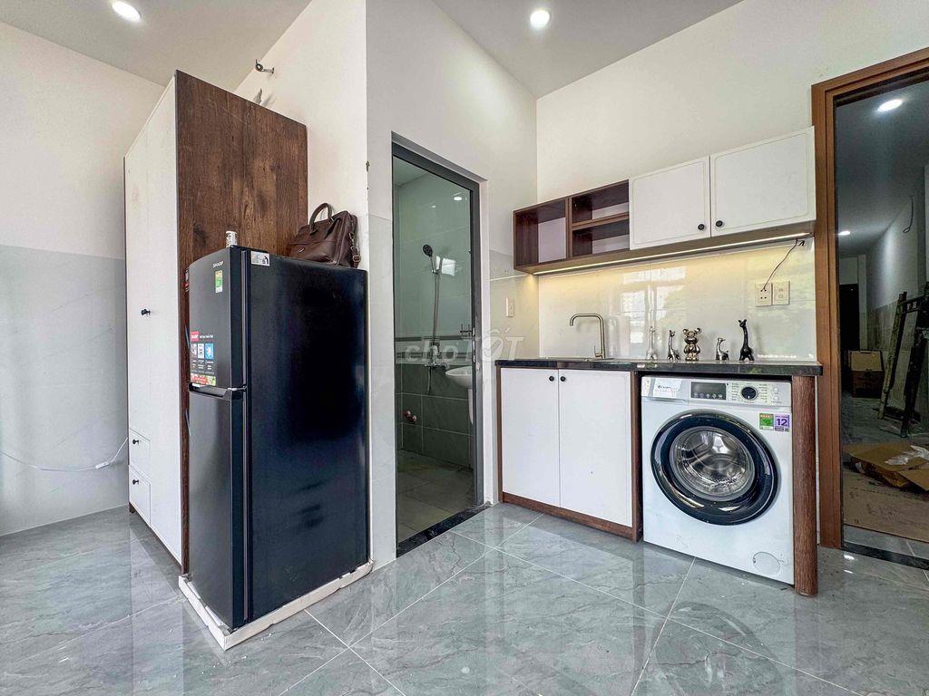 Phòng full nội thất đang hoàn thiện mới ngay Dương Quảng Hàm