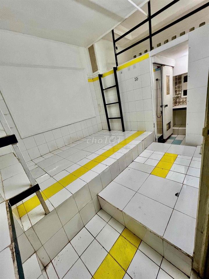 phòng 20m2 có gác. 66 Đường số 9 .  ngay lotte Nguyễn Văn Lượngl