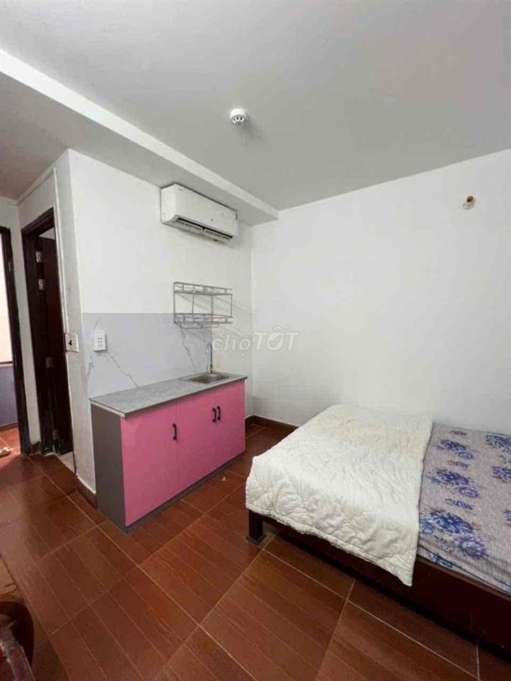 Phòng 20m2. Full Nội Thất - Cửa Sổ Trời - Thang Máy. Đào Trinh Nhất