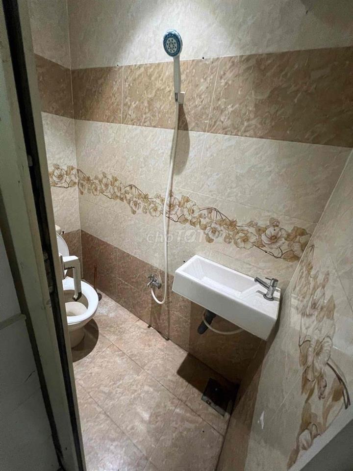 Phòng Cửa Sổ Máy Lạnh. 309 Nguyễn Văn Trỗi. ngay Công Viên H. Văn Thụ
