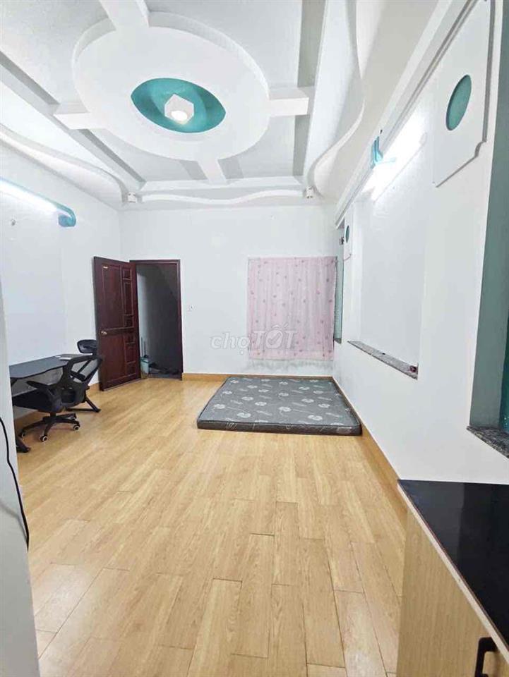 phòng sạch sẽ full nội thất giờ giấc tự do Phạm Văn Chiêu
