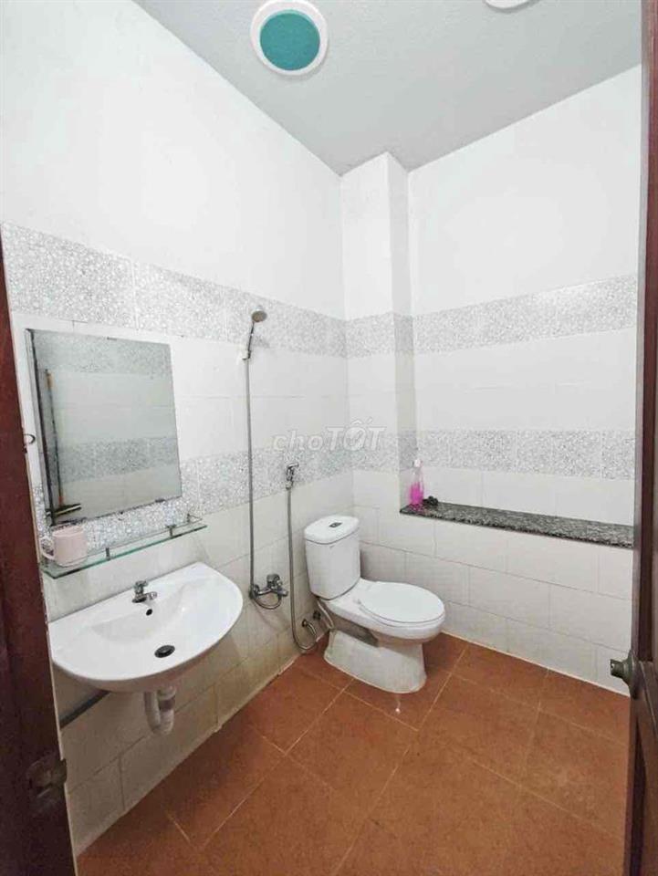 phòng sạch sẽ full nội thất giờ giấc tự do Phạm Văn Chiêu