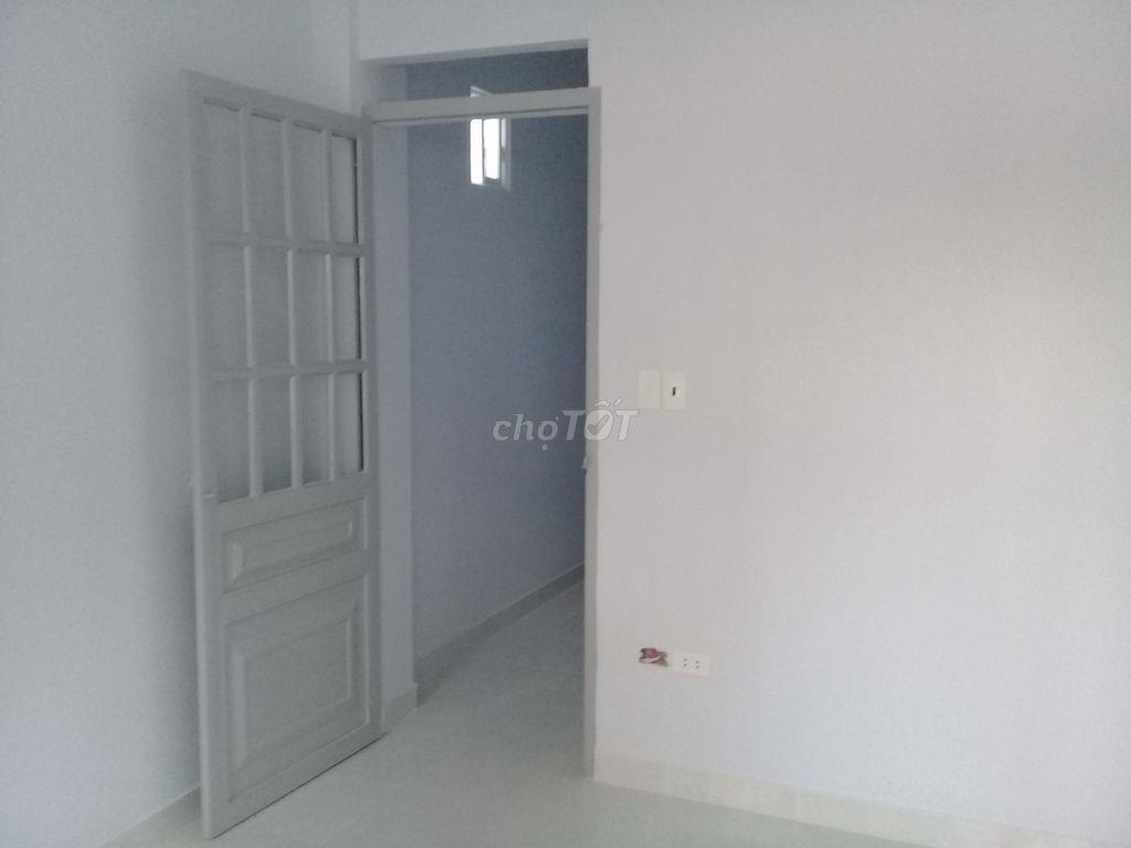 Chính chủ, phòng cực đẹp, 3 cửa sổ lớn, Dương Quảng Hàm, P5, GV, 20m2