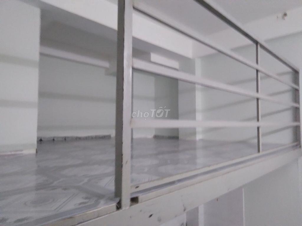 Chính chủ, phòng đẹp, thoáng mát, 14m2 + gác rộng 6m2.