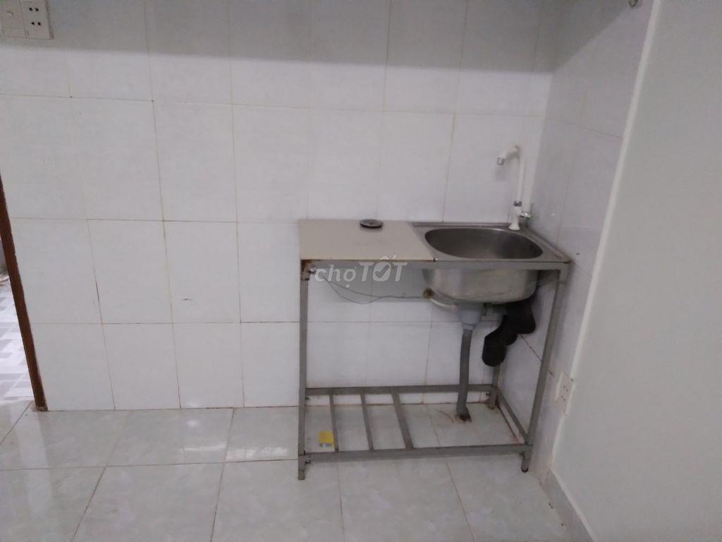 Chính chủ, phòng đẹp, thoáng mát, 14m2 + gác rộng 6m2.
