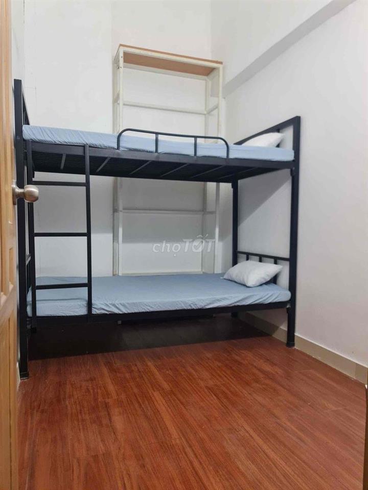 KTX 2 người sạch sẽ- đi bộ qua ĐH Văn Hiến