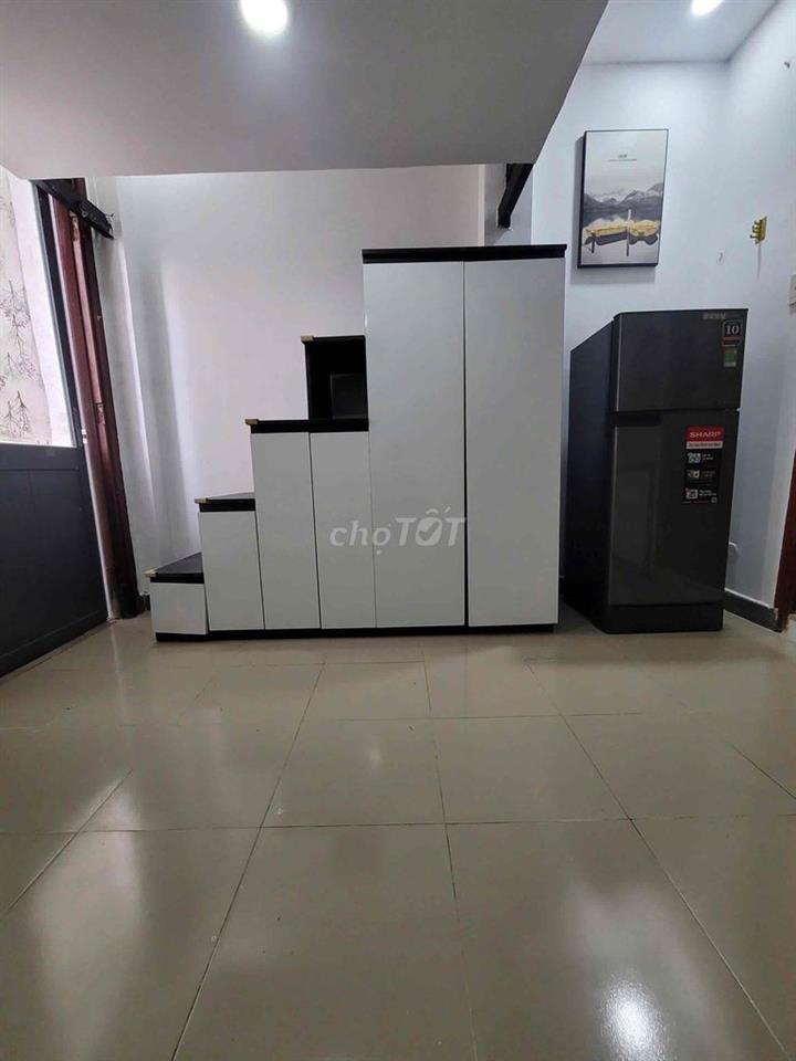 Phòng trọ ban công thoáng, đầy đủ nội thất