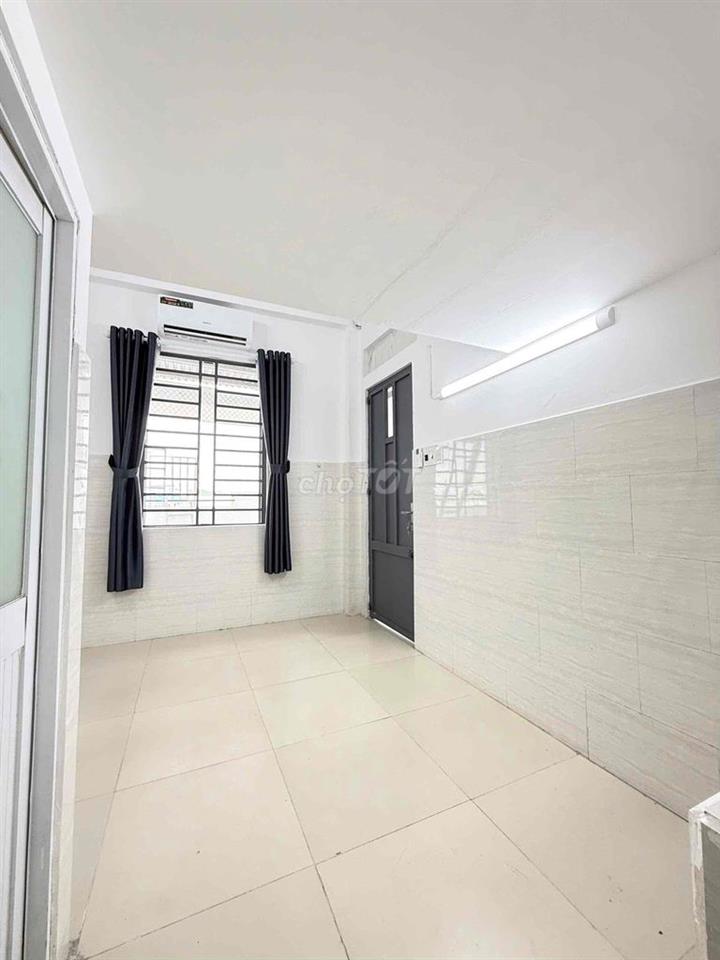 Phòng Trọ Duplex Ngay Gần Emart