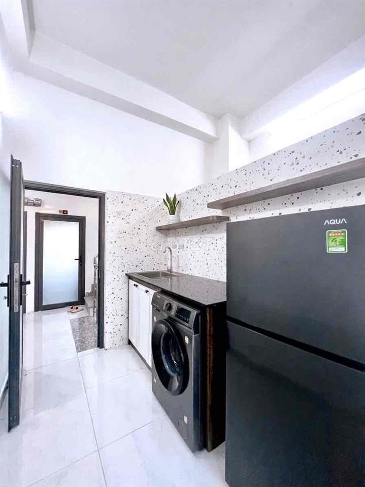 Cho thuê CHDV 1PN, tách bếp, cửa sổ trời, máy giặt riêng