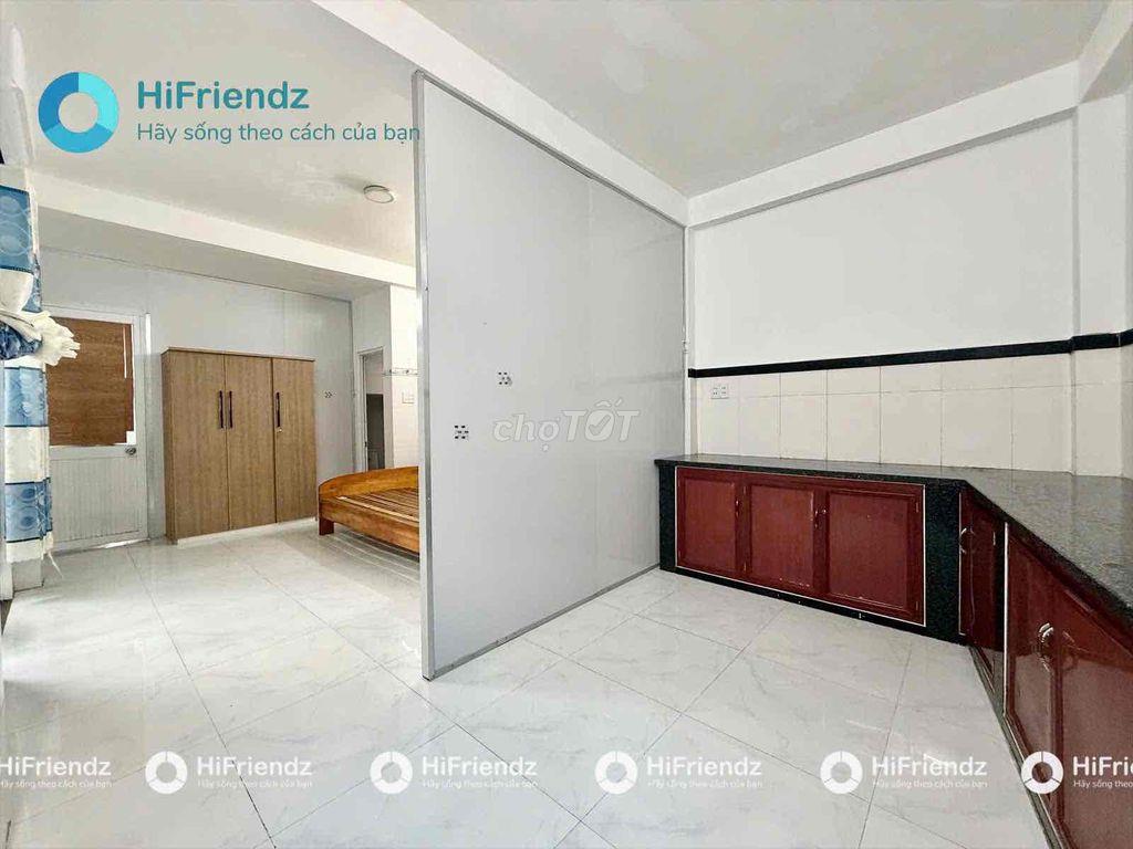 Tách bếp - Bếp rộng thoải mái - Phòng thoáng - Q12