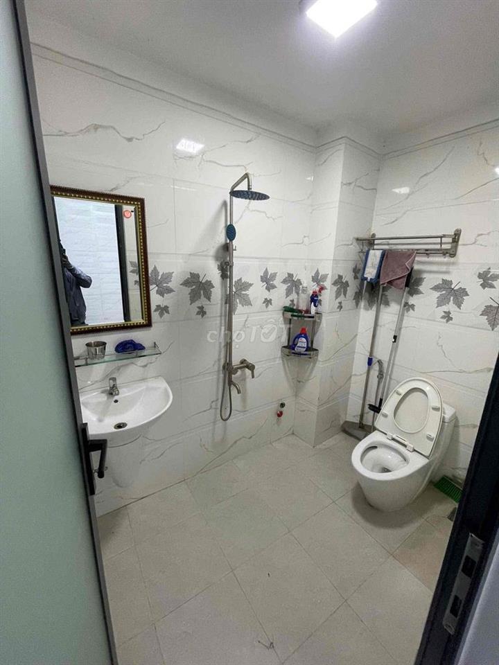 100M2 - Trệt Lửng - 2 WC - Giếng Trời