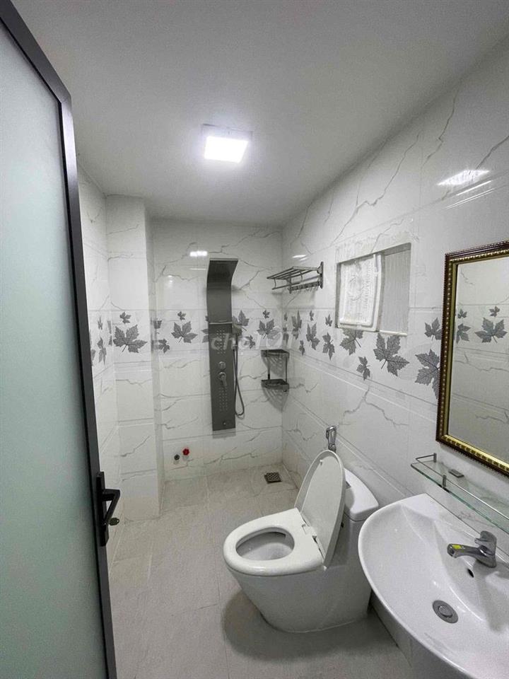 100M2 - Trệt Lửng - 2 WC - Giếng Trời
