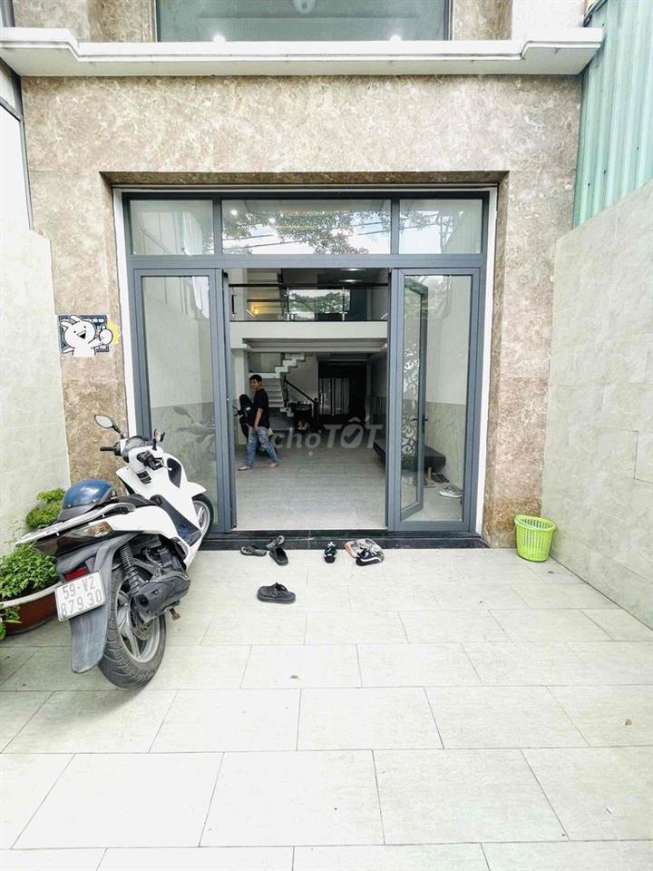 100M2 - Trệt Lửng - 2 WC - Giếng Trời