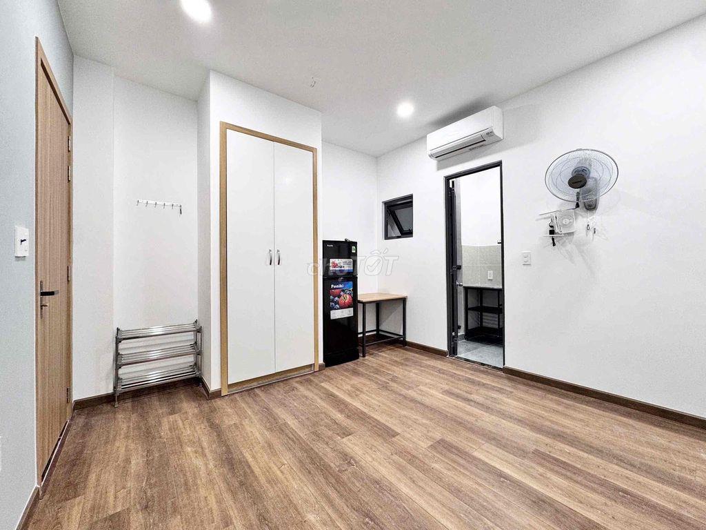 Studio Tách bếp cửa sổ trời Full NT a-z
