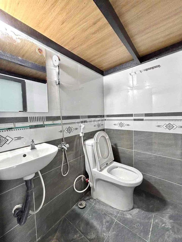Chính chủ cho thuê phòng 3tr5 đường Dương Quảng Hàm
