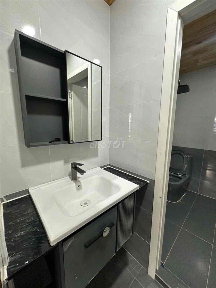 CHO THUÊ PENTHOUSE KHÔNG GÁC – CÓ SÂN THƯỢNG – THOÁNG MÁT