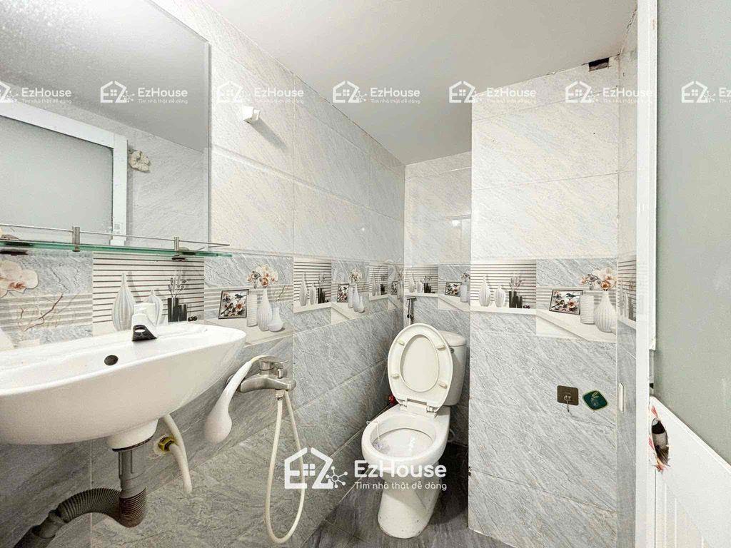 GIẢM 50% TIỀN PHÒNG CHO PHÒNG RỘNG GÁC CAO CỬA SỔ TRỜI PHẠM VĂN CHIÊU