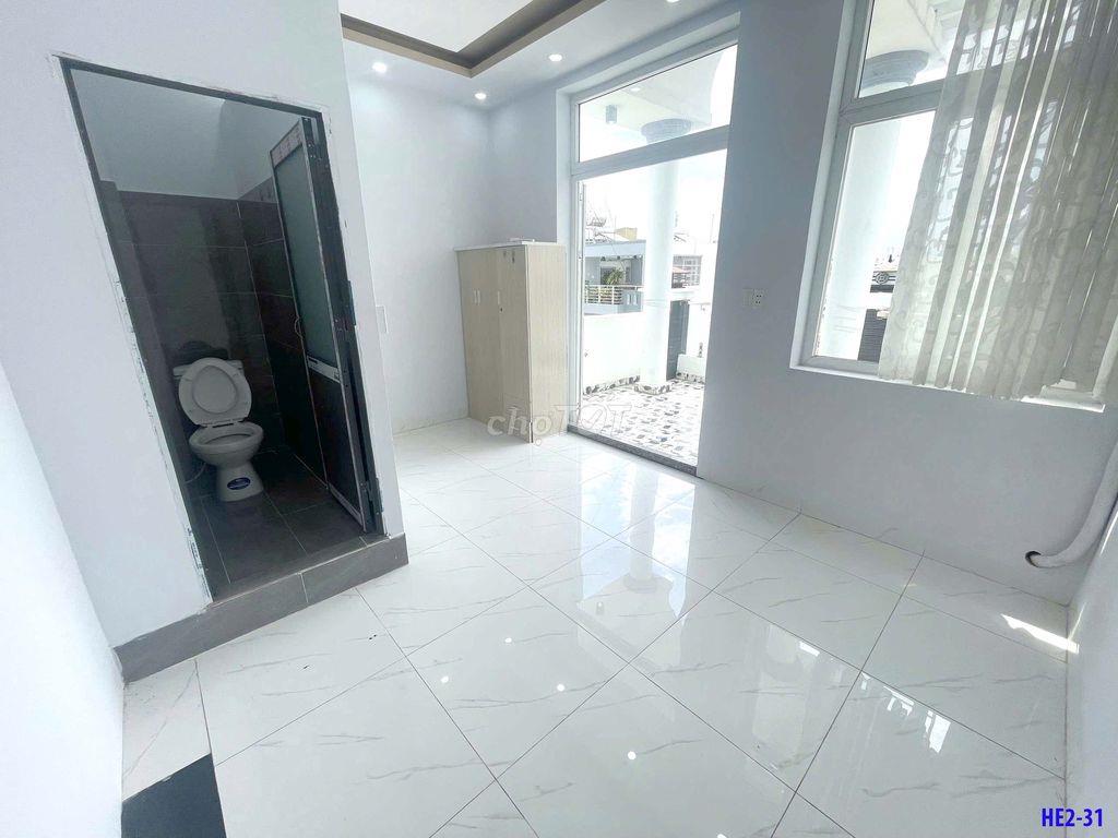 PHÒNG BAN CÔNG SẴN MÁY LẠNH DỌN VÀO Ở NGAY GIÁ CHỈ 3tr500
