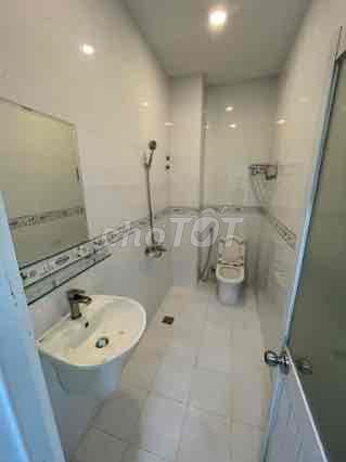 PHÒNG CỬA SỔ SIÊU THOÁNG 35m2 DỌN VÀO Ở NGAY GIÁ CHỈ 3tr500