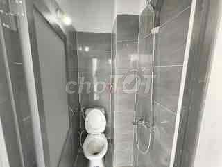 CHO THUÊ PHÒNG CỬA SỔ BAN CÔNG GẦN IUH DỌN VÀO Ở NGAY
