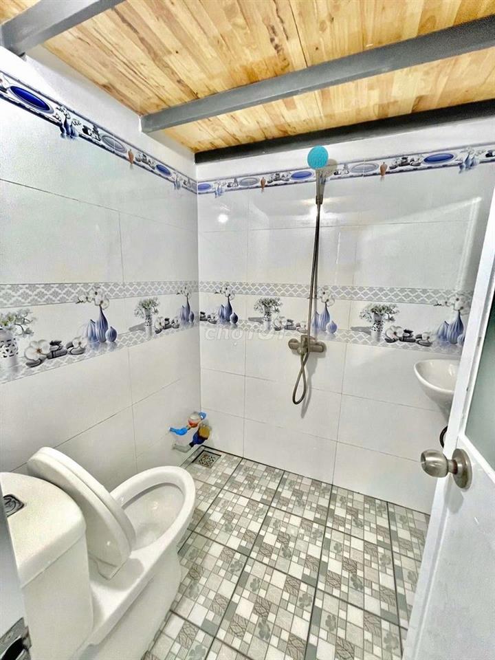 PHÒNG TRỌ CÓ GÁC CỰC HIẾM TRONG TẦM GIÁ ĐẦU ĐƯỜNG NGUYỄN VĂN LƯỢNG