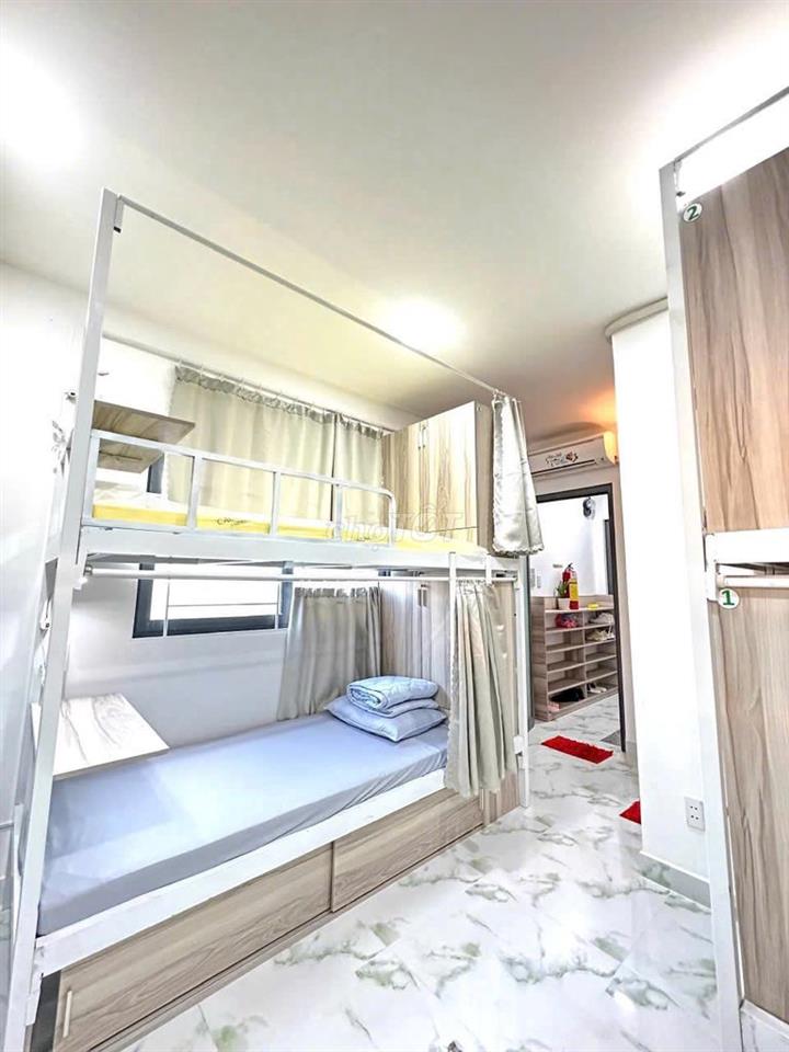 KTX full nội thất và Free tất cả chi phí chỉ 1tr8/tháng. 