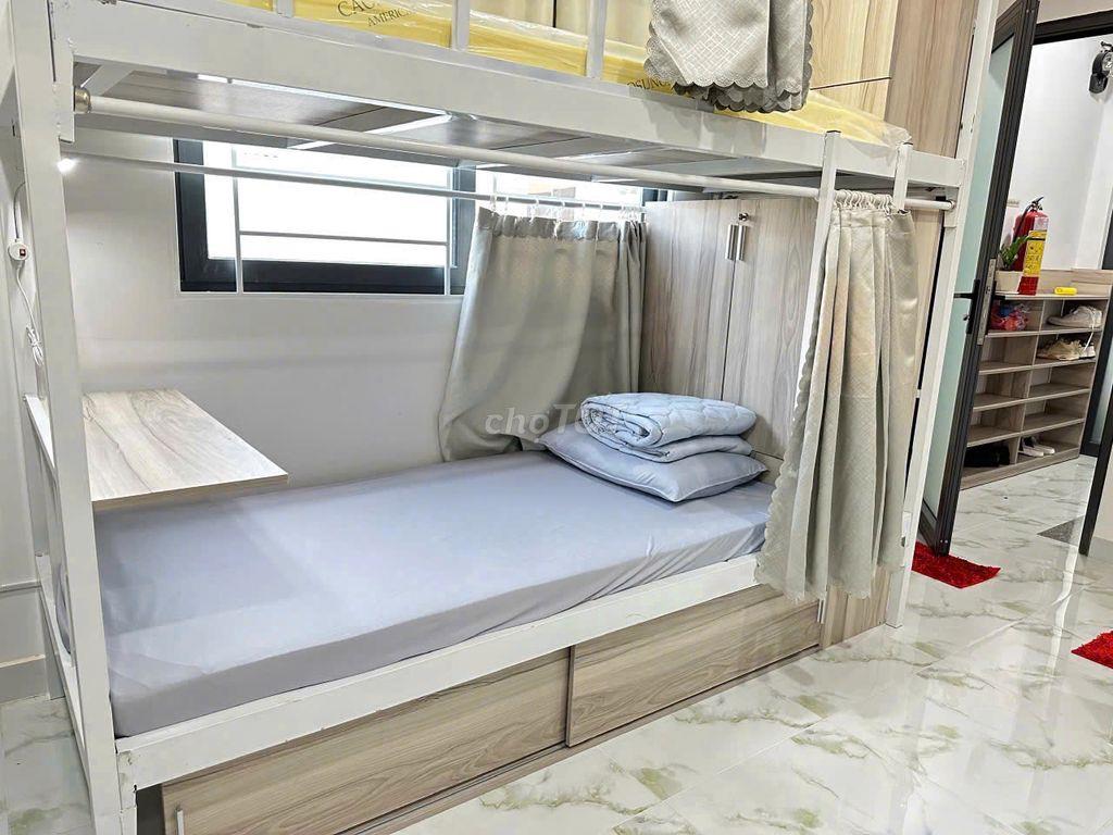 KTX full nội thất và Free tất cả chi phí chỉ 1tr8/tháng. 