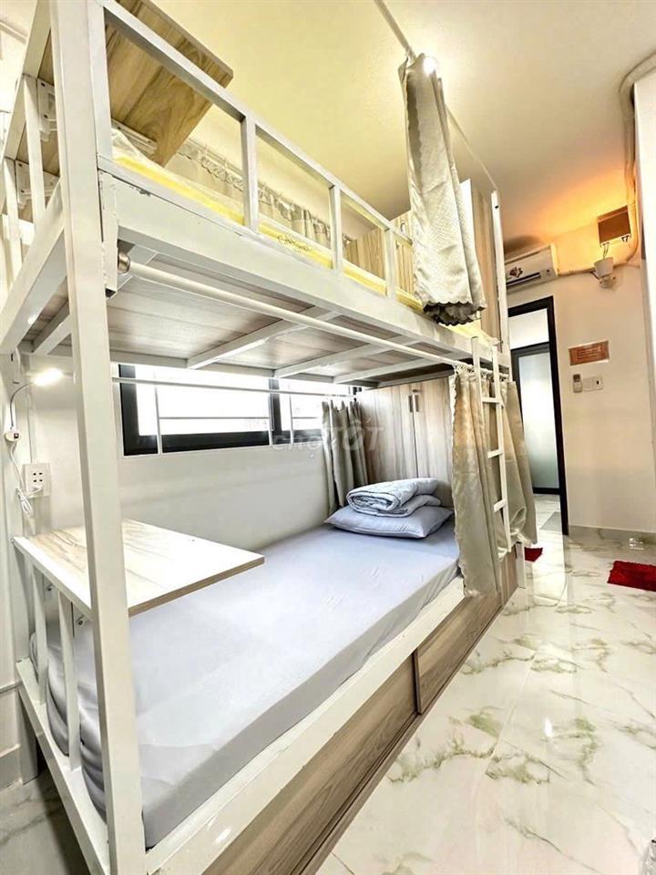 KTX full nội thất và Free tất cả chi phí chỉ 1tr8/tháng. 