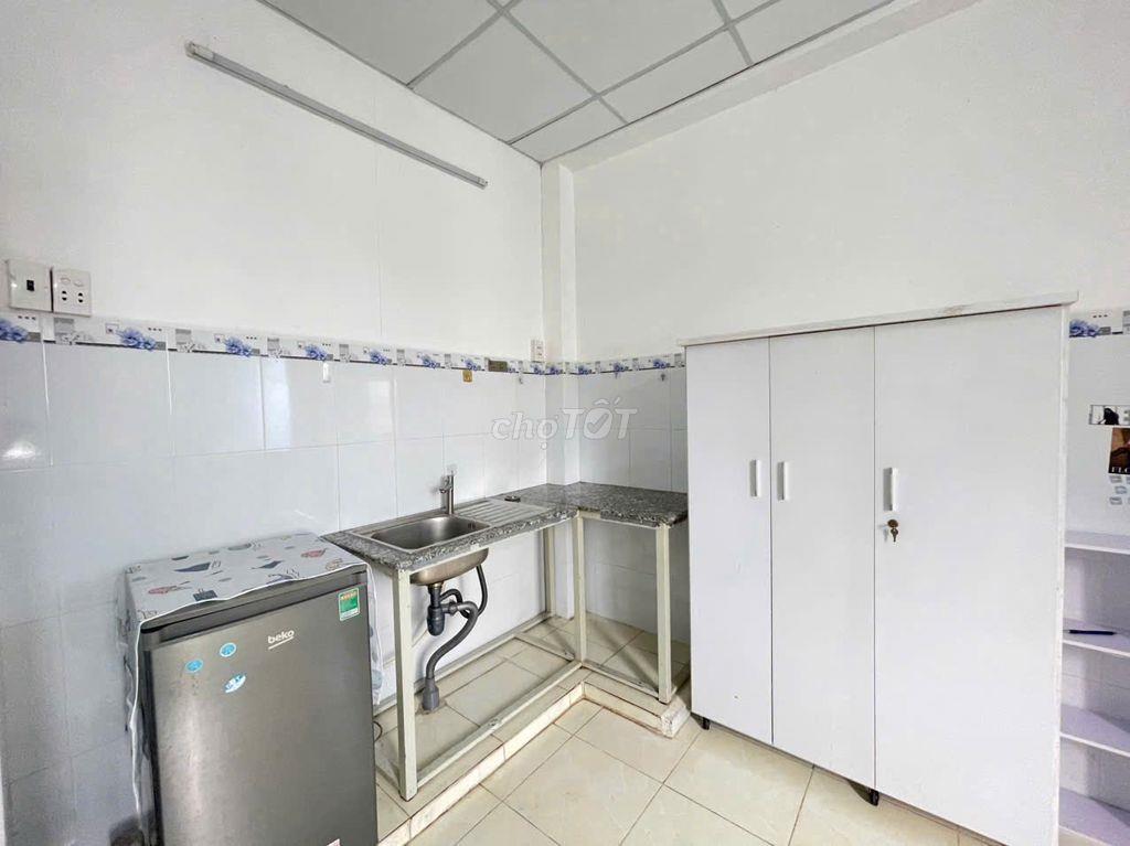 Phòng banol full nt. Trần Bá Giao, P An Nhơn - full nt chỉ 4tr