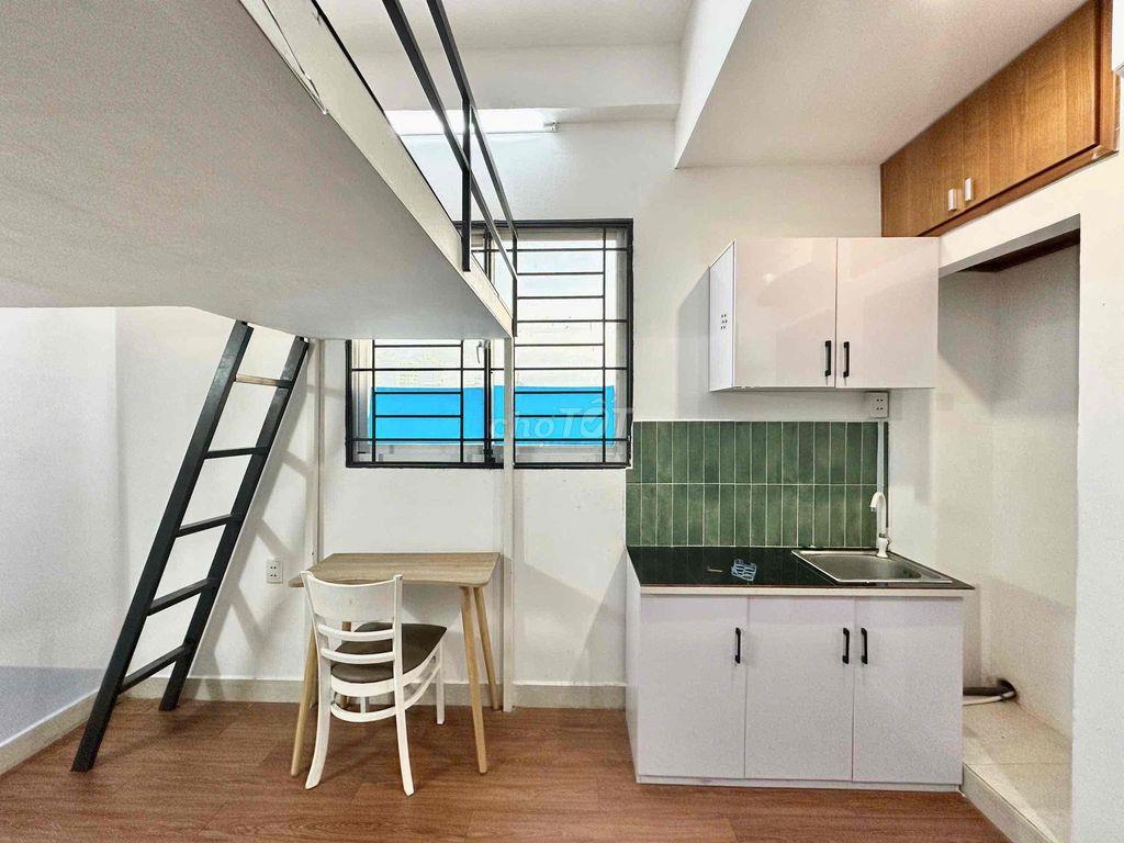 Kế bên ĐH IUH và ĐH Văn Lang trên đường Lê Lợi. Giá chỉ nhỉnh 4tr