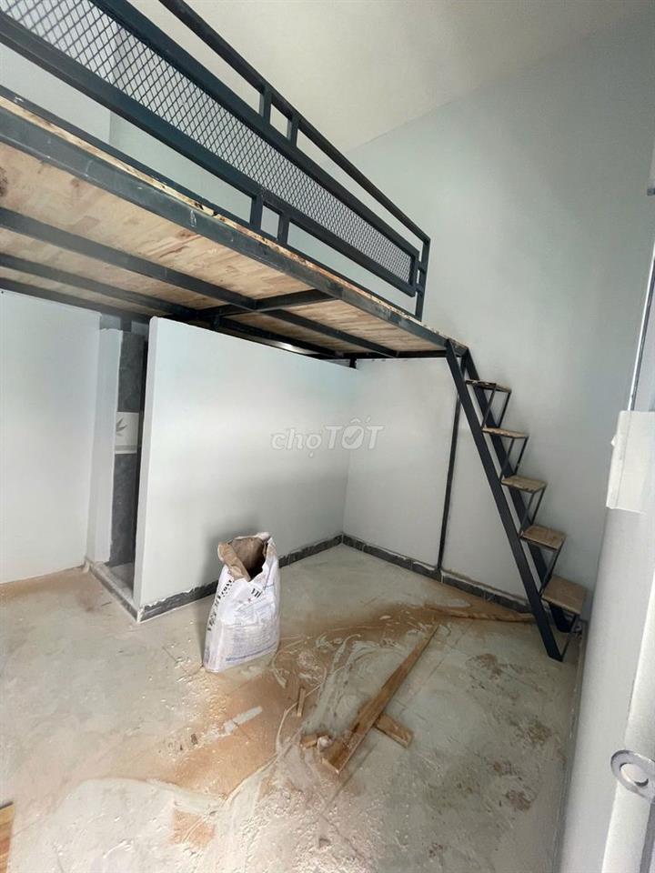PHÒNG XỊN TRẦN BÁ GIAO, P AN NHƠN, GẦN IUH VÀ VLU CHỈ 3TR7 CÓ BANCOL