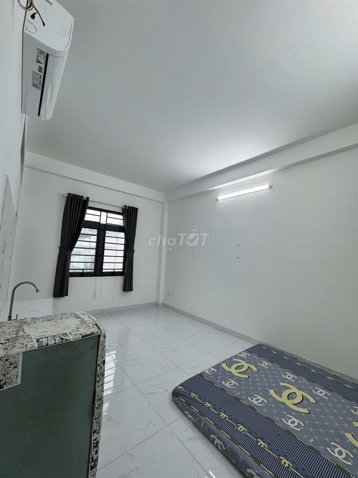 PHÒNG STUDIO RỘNG 25M2 HOÀNG BẬT ĐẠT, TÂN BÌNH - PHÍ CỰC RẺ CHỈ 3TR8