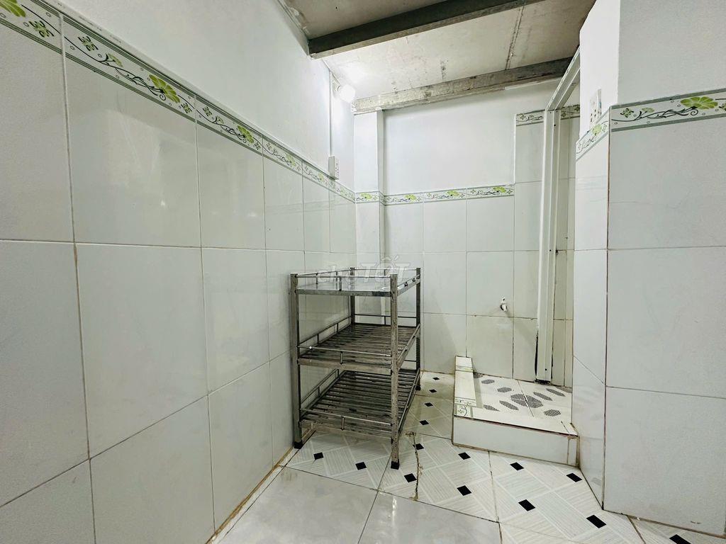 PHÒNG GÁC CAO KHÔNG ĐỤNG ĐẦU KHU DƯƠNG QUẢNG HÀM - CHỈ 3TR2