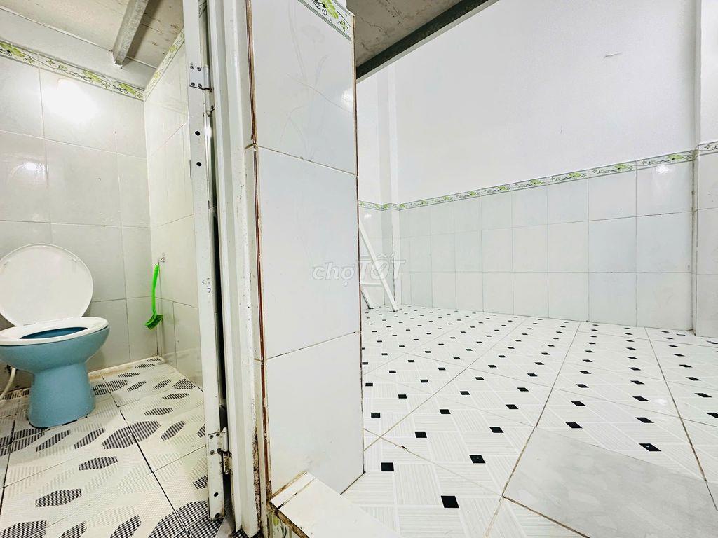 PHÒNG GÁC CAO KHÔNG ĐỤNG ĐẦU KHU DƯƠNG QUẢNG HÀM - CHỈ 3TR2