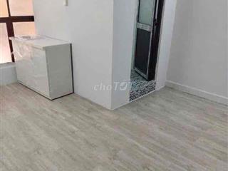 PHÒNG LẦU 1 ,WC RIÊNG ,NGAY CHỢ TSN ,CV GIA ĐỊNH ,ĐH GIA ĐỊN