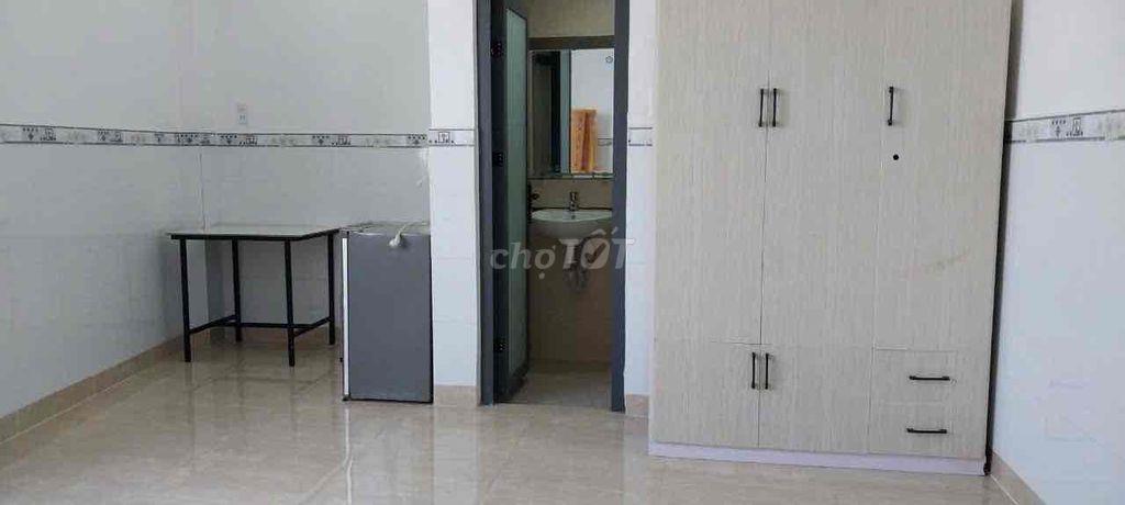 Phòng rộng rãi full tiện ích có thể làm studio