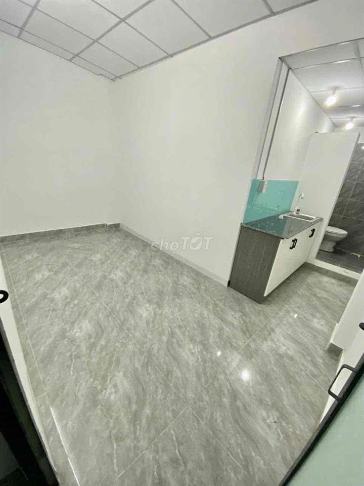 Phòng cửa sổ trời sẵn tủ lạnh nệm gần vimat quang trung rẻ đẹp