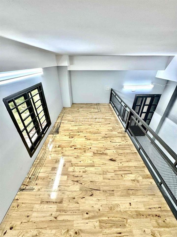 PHÒNG LỚN GẦN ĐH NGUYỄN TẤT THÀNH
