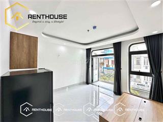 Studio ban công đầy đủ nội thất