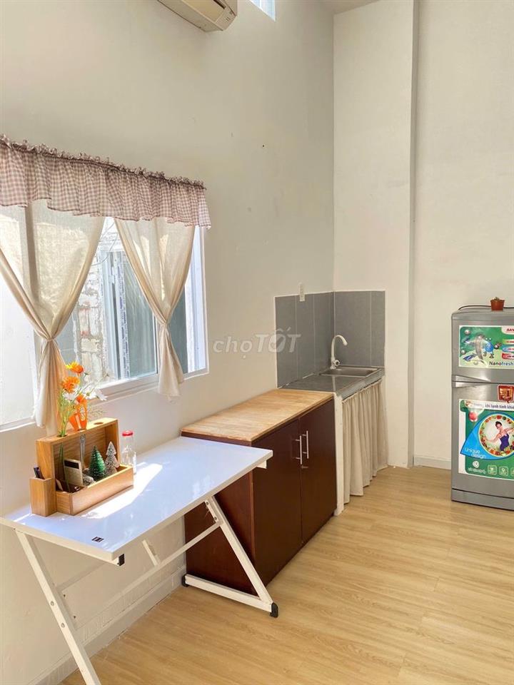 Phòng trọ Quận 7 - Phạm Hữu Lầu - Đầy đủ nội thất - Có ban công