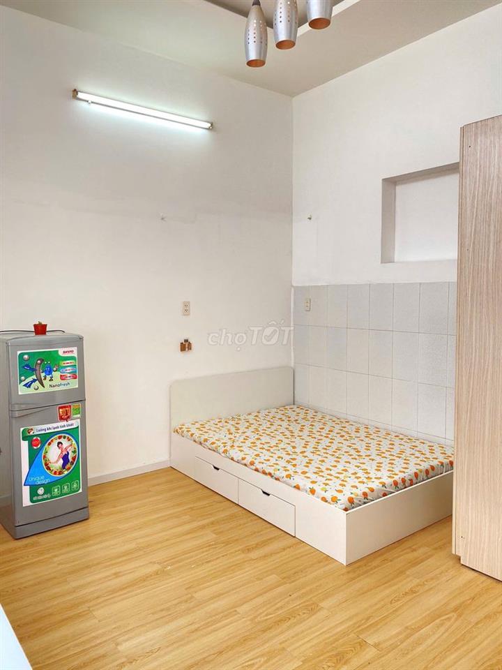 Phòng trọ Quận 7 - Phạm Hữu Lầu - Đầy đủ nội thất - Có ban công