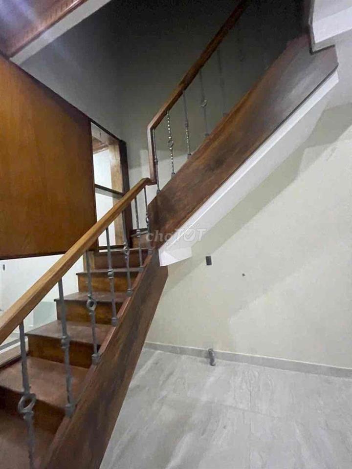 NHÀ MỚI XÂY FULL NỘI THẤT